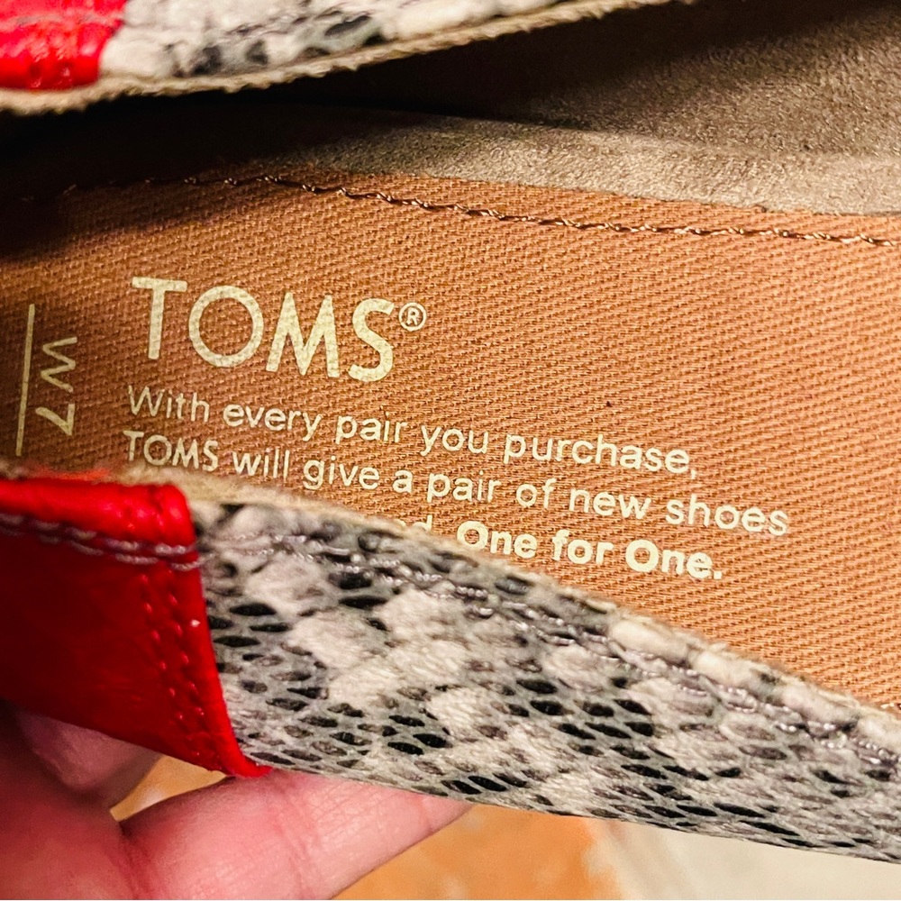 Toms Snake/Python Print Red, Black & White Flats! - image 3